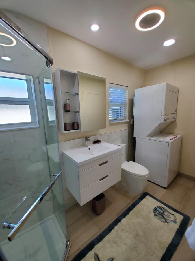 Ocean Side Resort - Updated Villa 힐스보로 비치 외부 사진