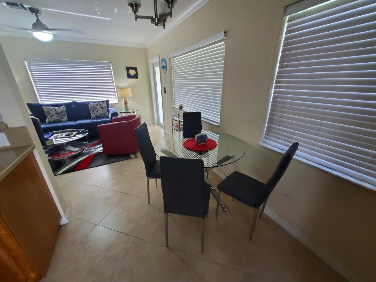 Ocean Side Resort - Updated Villa 힐스보로 비치 외부 사진